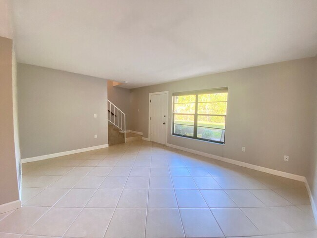 Building Photo - 1718 Gulfview Dr