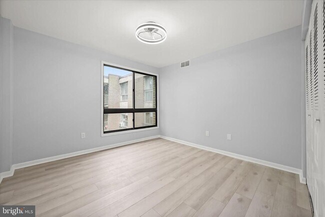 Building Photo - 7967 Riggs Rd