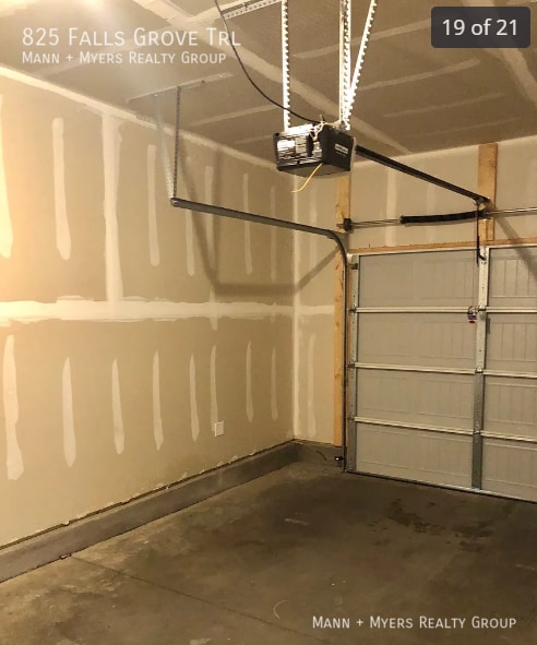 Building Photo - 825 Falls Grove Trl