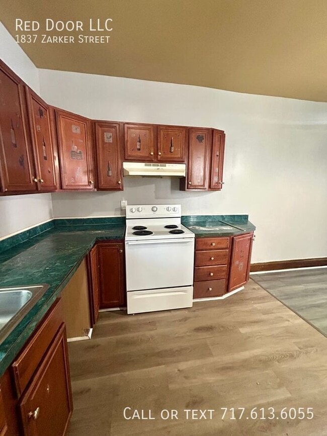 Building Photo - 1837 Zarker St