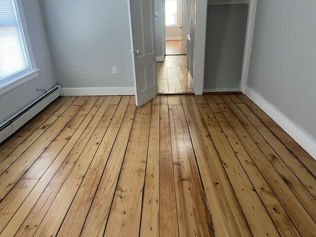 Building Photo - 159 E Central St