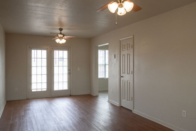 Building Photo - 5005 Scotch Pine Ave