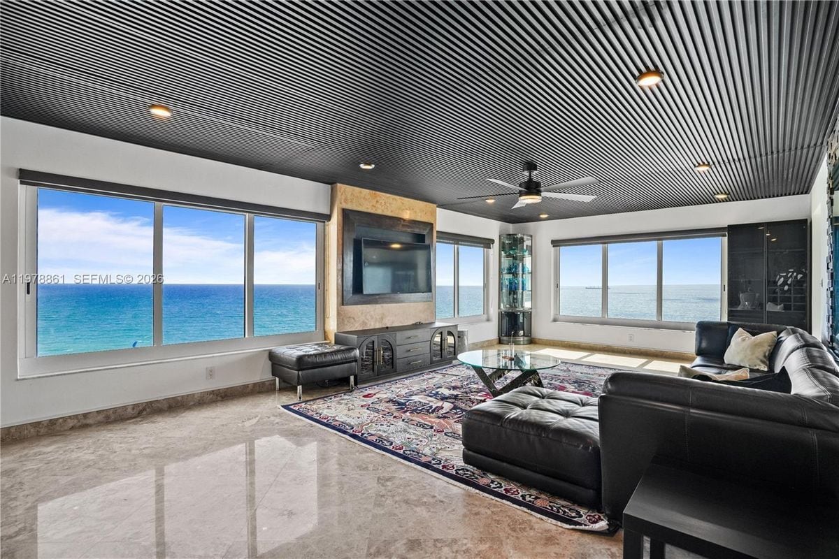 Building Photo - 1151 N Fort Lauderdale Beach Blvd