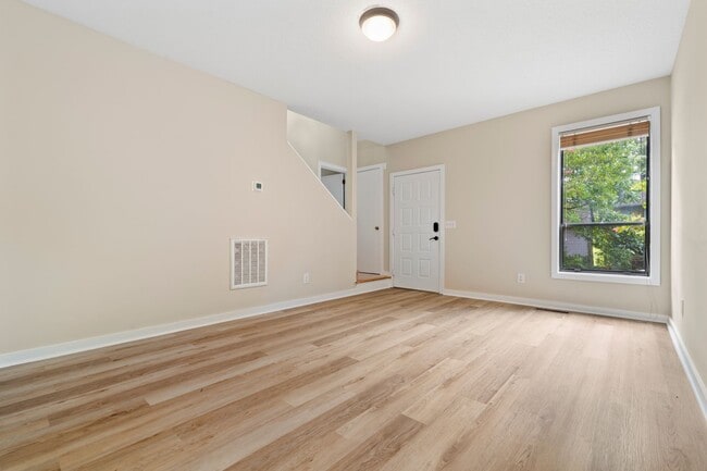 Building Photo - Charming updated single-family home in Carrboro - AVAILABLE NOW!