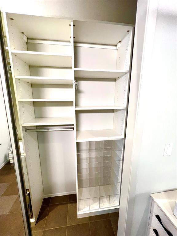 Building Photo - 5006 Woodrow Ave