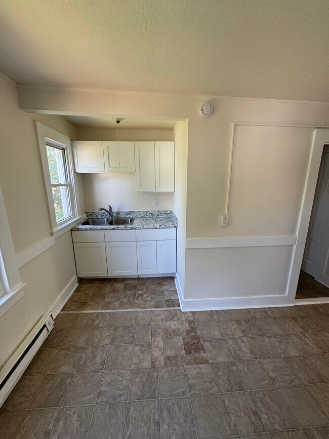 Primary Photo - 57 Rhodes St