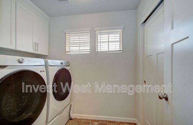 Building Photo - 6834 N 89th Loop