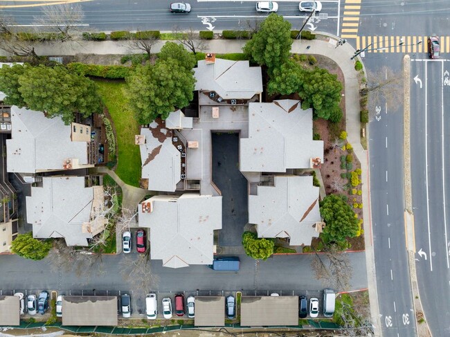 Building Photo - 99 Cleaveland Rd