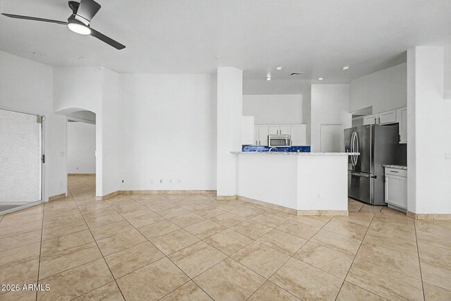Building Photo - 15337 W Poinsettia Dr
