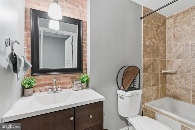 Building Photo - 1414 Richardson St