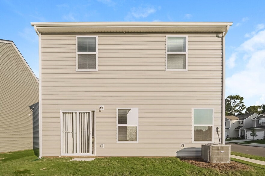 Building Photo - 8005 Moose Crk Dr