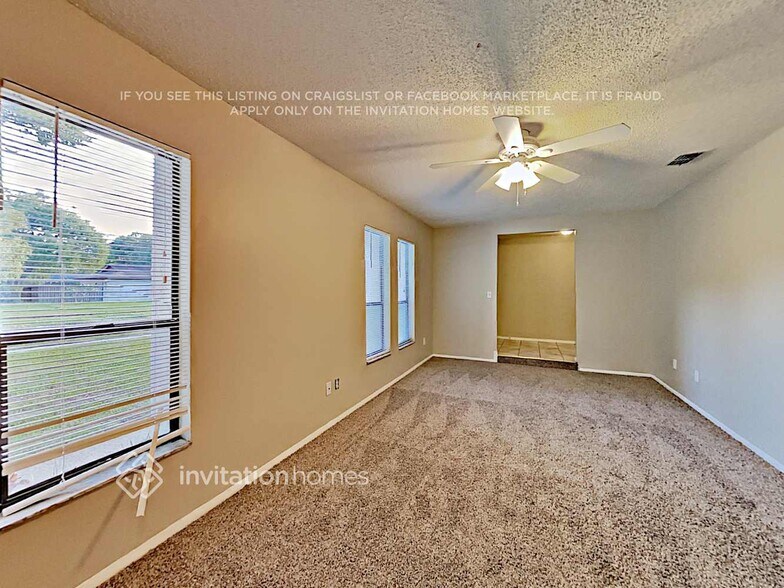 Building Photo - 2212 Cornell Dr