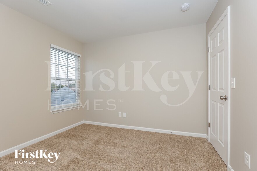 Building Photo - 4117 Pineorchard Pl