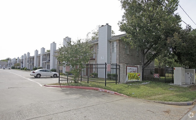 Primary Photo - Greystoke Apartments