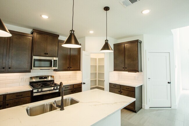 Building Photo - 21134 Garden Palm Dr