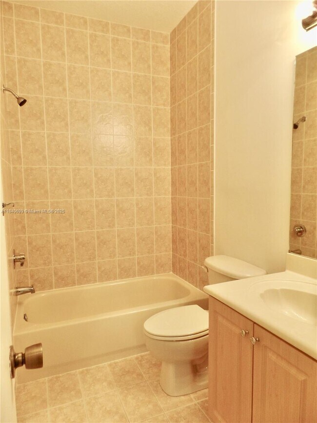 Building Photo - 14358 SW 9th Ct