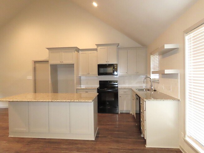 Building Photo - COMING SOON! Remodeled in 2024! Gorgeous 3...