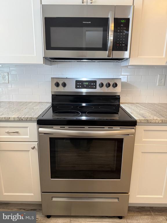 Building Photo - 500 E Lancaster Ave