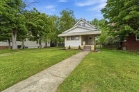 Building Photo - Newly Renovated 2 Bedroom Single Family Home