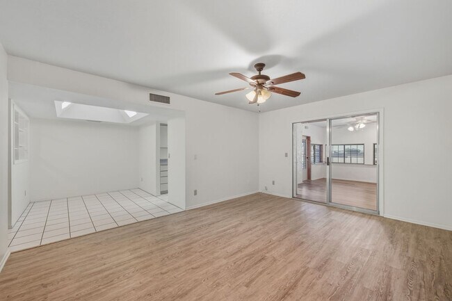 Building Photo - 6120 E Augusta Cir