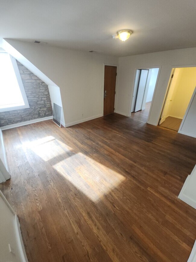 Building Photo - 111 Upton St