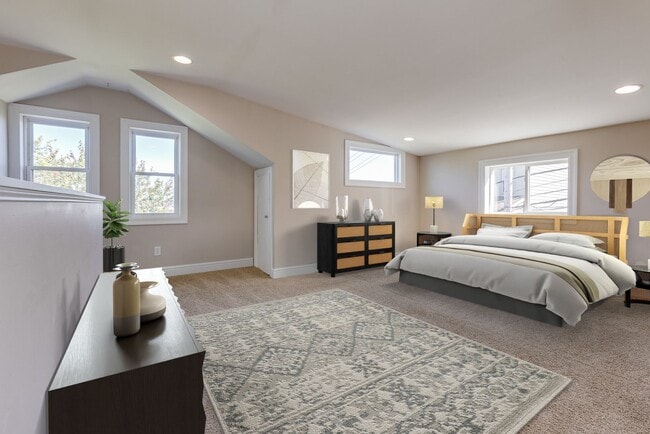 Building Photo - Available MAY 2026 - 2 Bedroom, 2 Bath Home w/ CRAZY City Views!