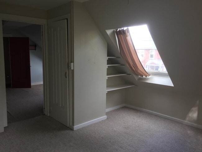 Building Photo - 36 Happy Valley Rd