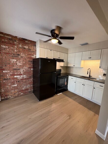 Building Photo - 149 New York Ave