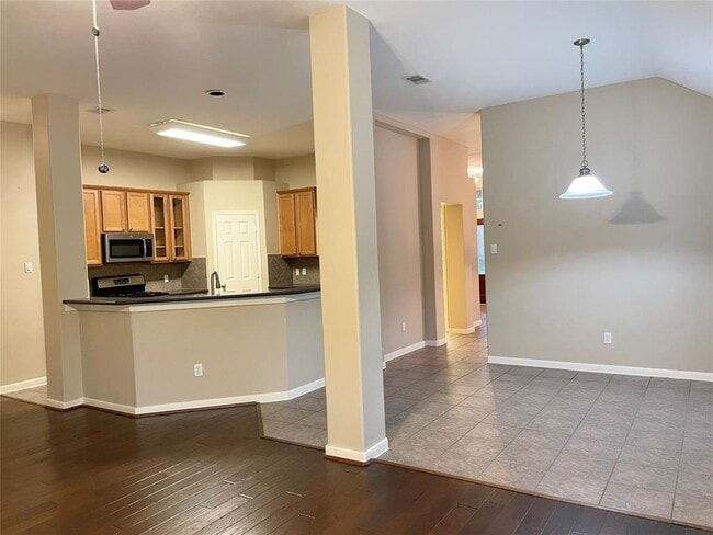 Building Photo - 6014 Conroy Pointe Ln