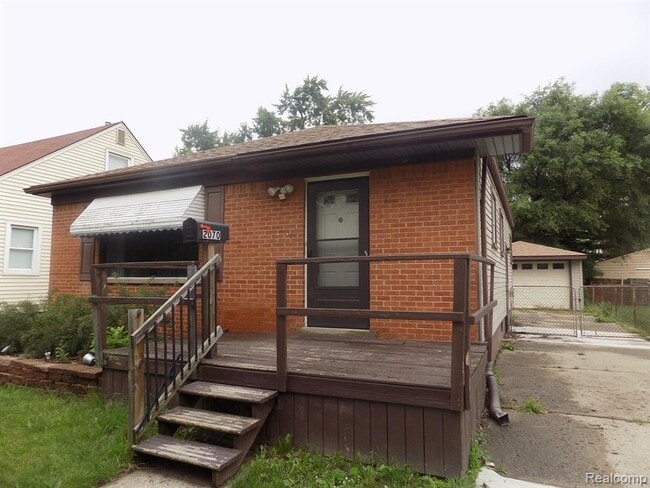 Primary Photo - 2070 Oceana St