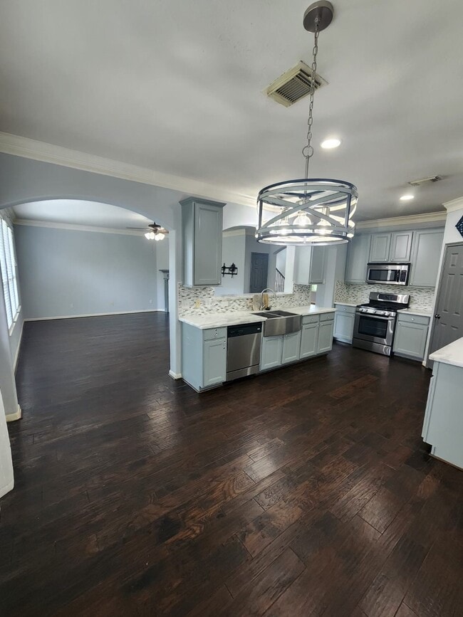 Building Photo - 16935 Jelly Park Stone Dr