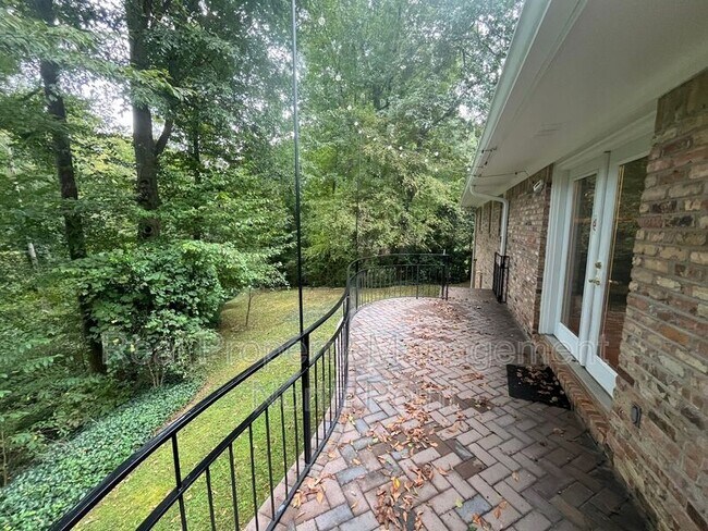 Building Photo - 2301 Echo Hills Cir NE