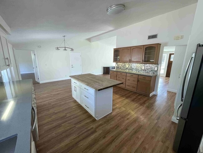 Building Photo - BEAUTIFULLY REMODELED GRANADA HILLS HOME!
