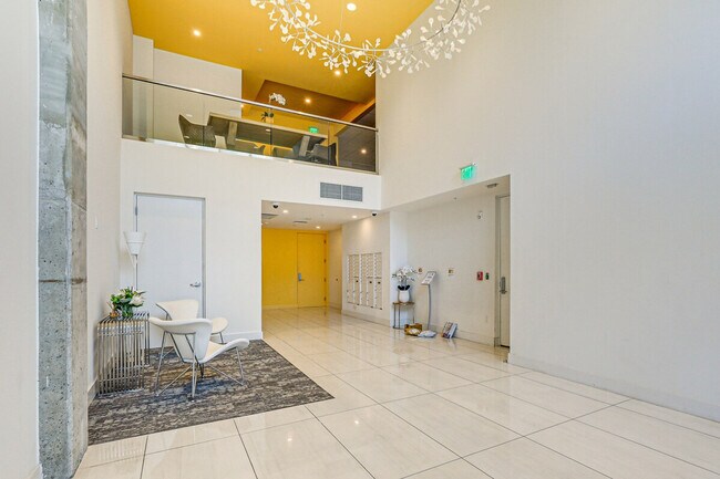 Building Photo - 332 Cocoanut Ave