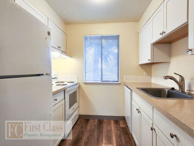 Building Photo - 20125 SW Tualatin Valley Hwy