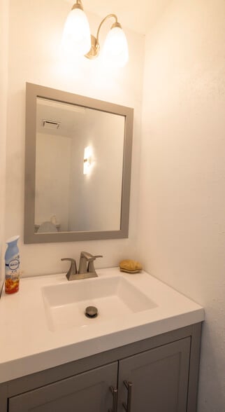 Building Photo - 2523 N Nettleton St