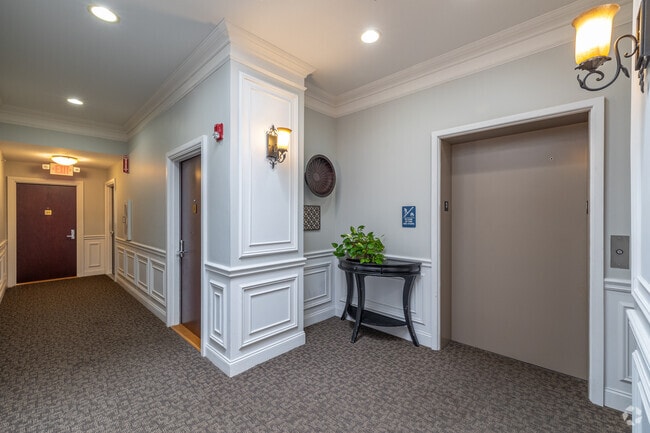 Residential Corridor - River Cottage
