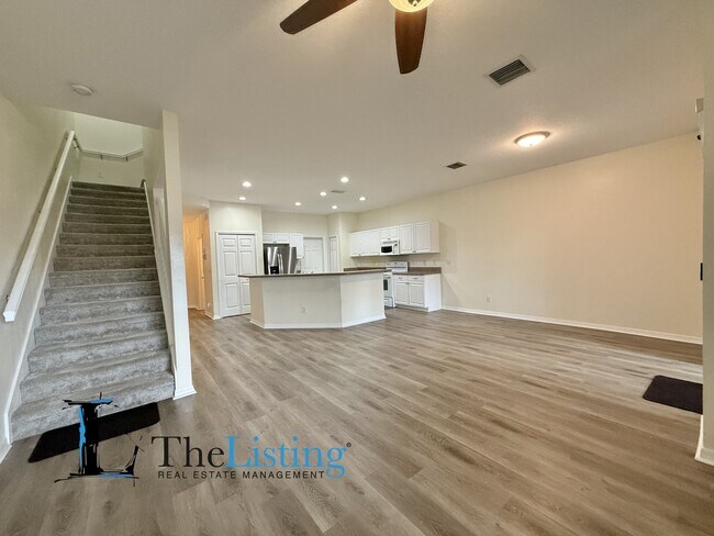 Building Photo - 4052 Alan Dr