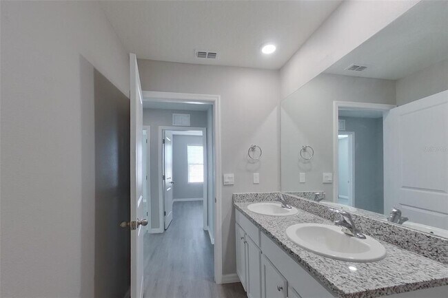Building Photo - 8584 SW 43rd Ter