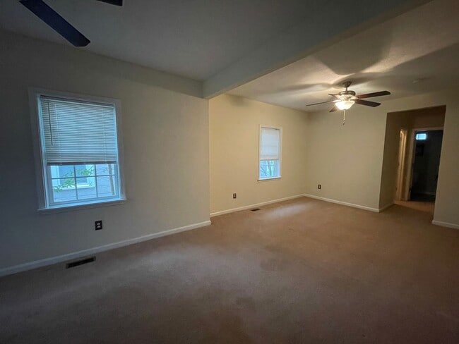 Building Photo - Chesterfield Heights