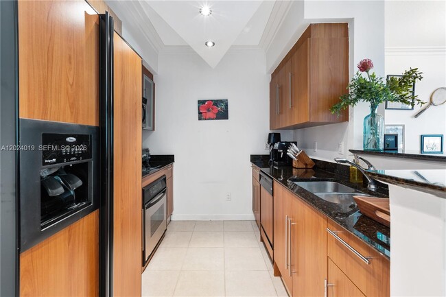 Building Photo - 335 S Biscayne Blvd
