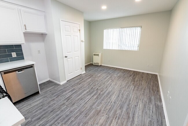 Interior Photo - 1015 2nd Street
