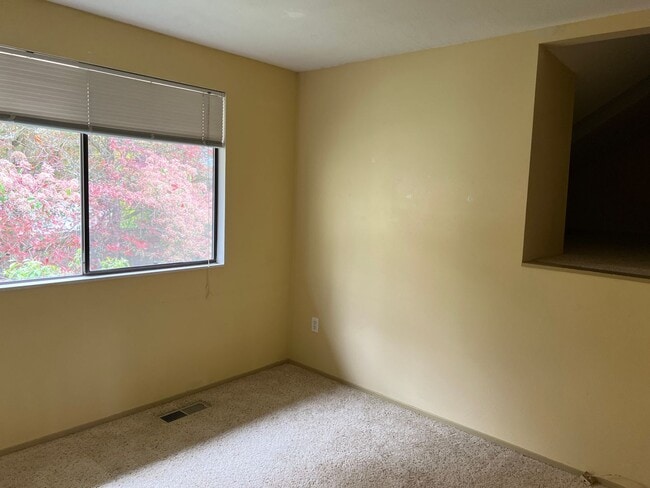 Building Photo - South Cove Commons Gem – Private Beach Access!