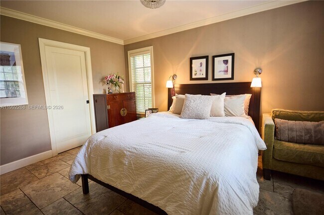 Building Photo - 5755 Devonshire Blvd