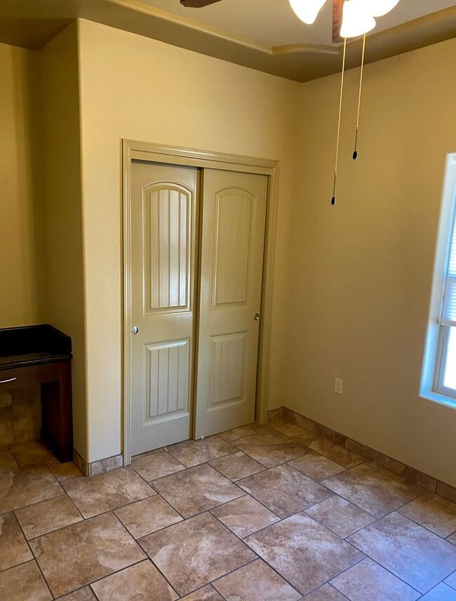Building Photo - 4226 Tres Ninos Dr
