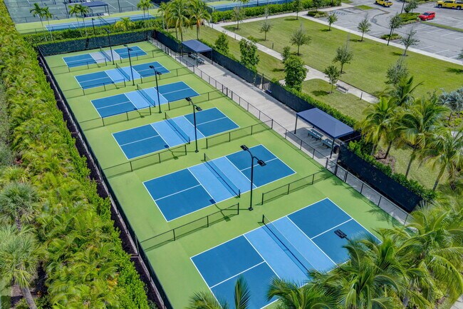 Building Photo - 9288 Crestview Cir