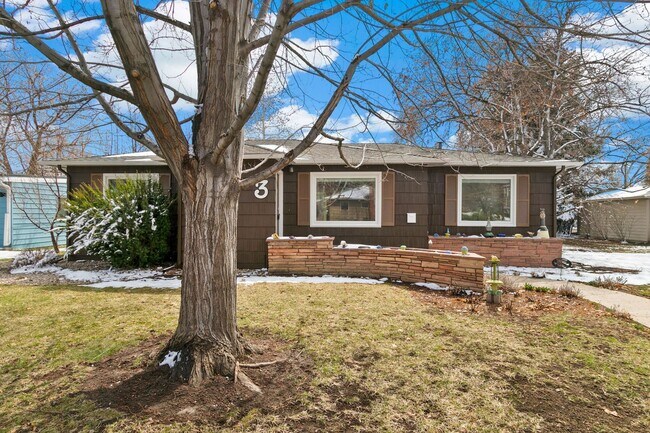 Building Photo - Charming Lake Loveland Ranch - Cozy Comfor...