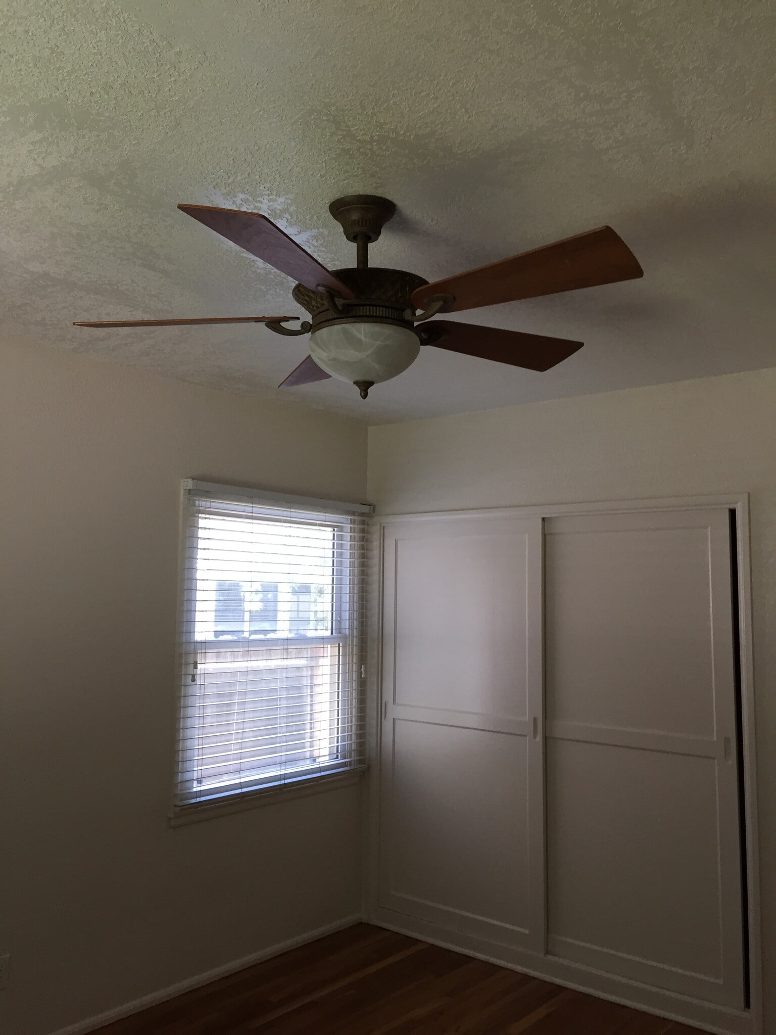 Building Photo - 5828 E Parkcrest St