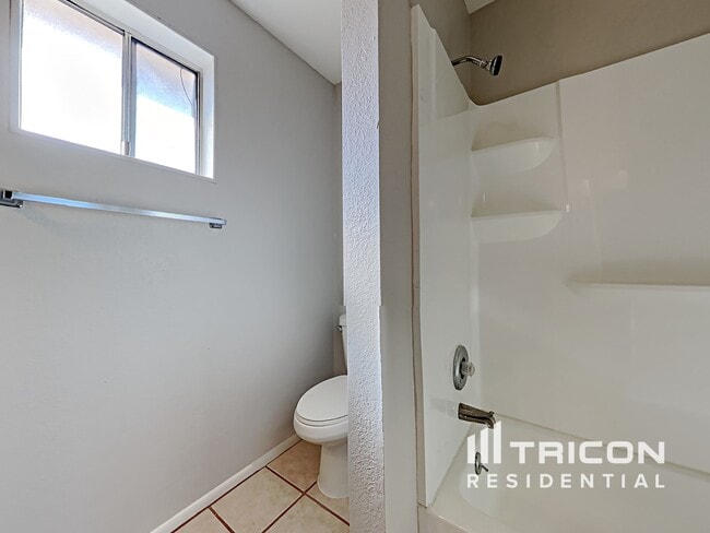 Building Photo - 11222 N 80th Dr