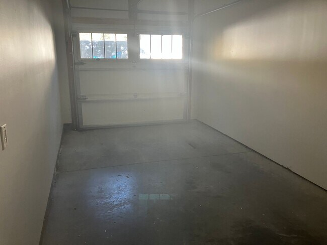 Building Photo - 3BR / 2.5 BA  At Bluffton Park